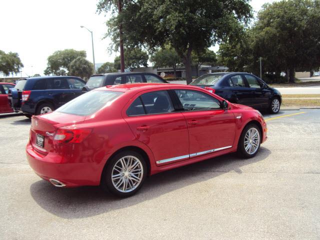 Suzuki Kizashi 2011 photo 2