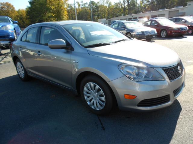 Suzuki Kizashi 2012 photo 5