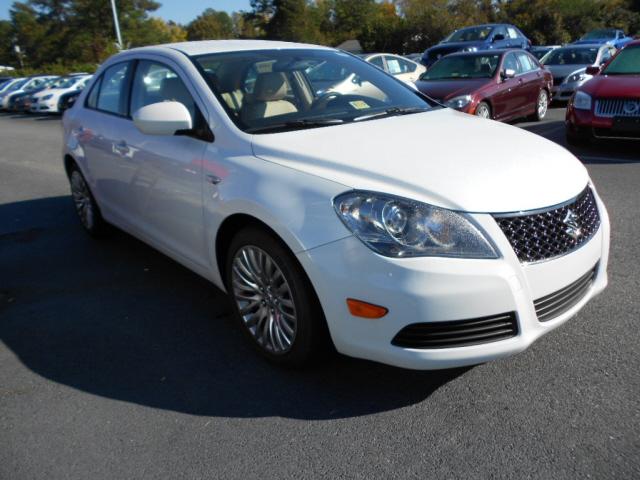 Suzuki Kizashi 2012 photo 5