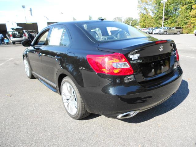 Suzuki Kizashi 2012 photo 1