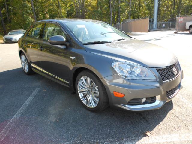 Suzuki Kizashi 2012 photo 4