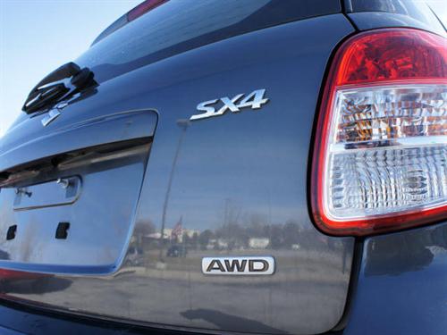 Suzuki SX4 Crossover 2010 photo 4