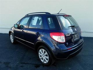 Suzuki SX4 Crossover 2010 photo 2