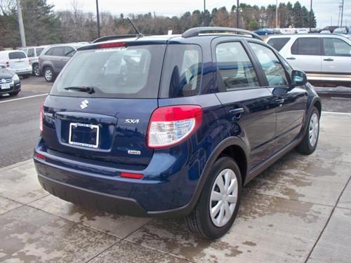 Suzuki SX4 Crossover 2010 photo 3