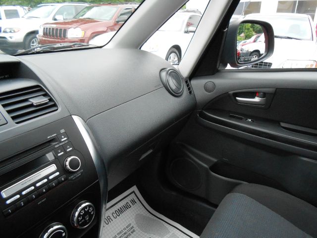 Suzuki SX4 Sedan 2008 photo 2