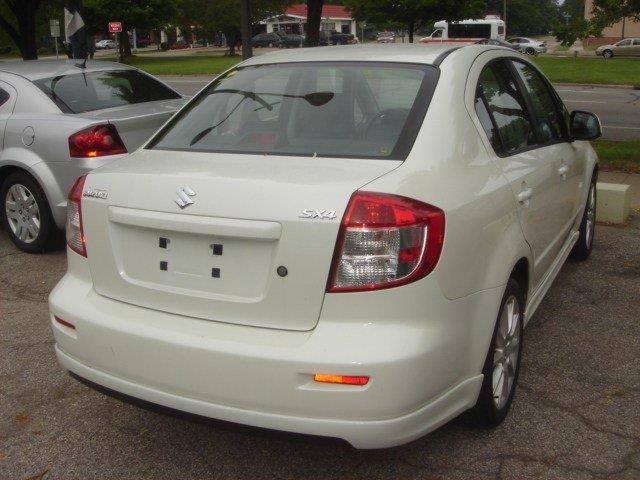 Suzuki SX4 Sedan 2008 photo 2