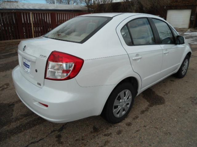 Suzuki SX4 Sedan 2010 photo 4