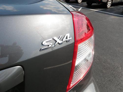 Suzuki SX4 Sedan 2010 photo 1