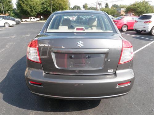 Suzuki SX4 Sedan 2010 photo 3