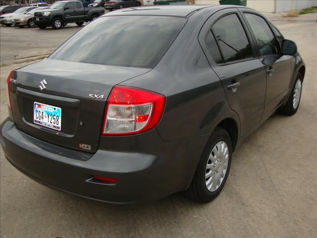 Suzuki SX4 Sedan 2010 photo 1