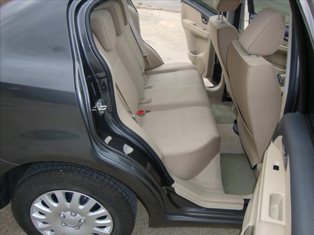 Suzuki SX4 Sedan 2010 photo 2