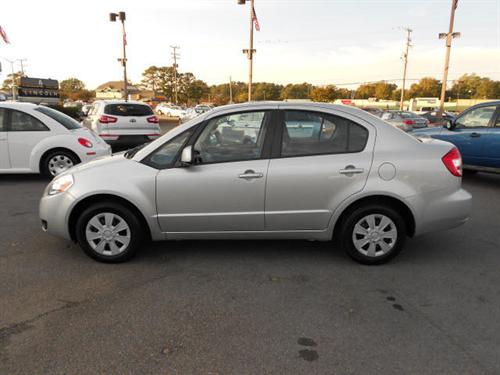 Suzuki SX4 Sedan 2010 photo 2