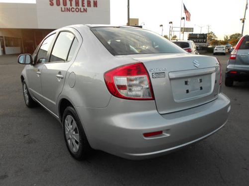 Suzuki SX4 Sedan 2010 photo 3