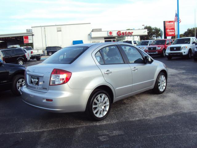 Suzuki SX4 Sedan 2011 photo 1