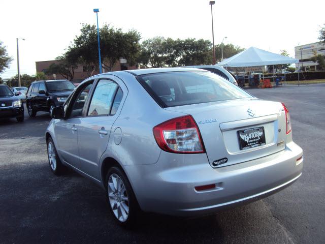 Suzuki SX4 Sedan 2011 photo 2