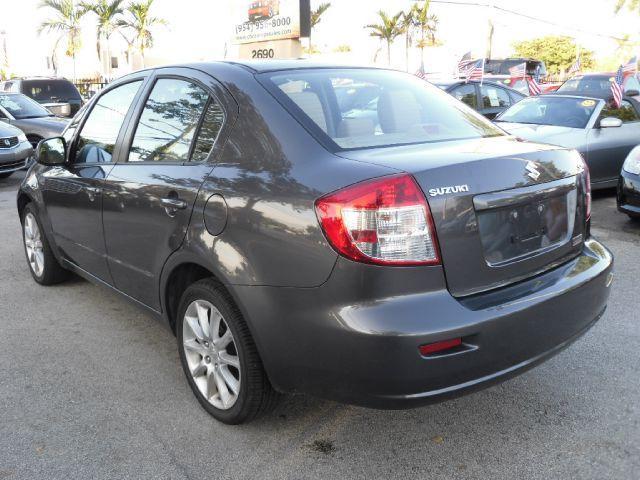 Suzuki SX4 Sedan 2011 photo 2