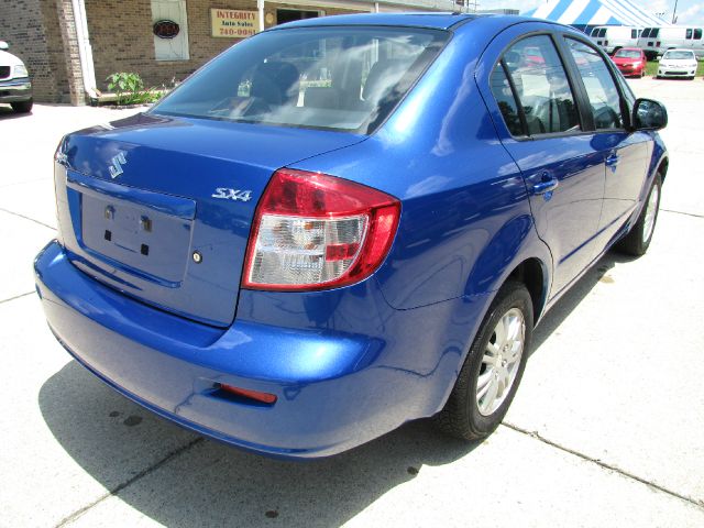 Suzuki SX4 Sedan 2013 photo 2