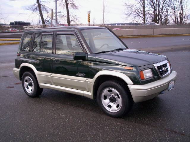 Suzuki Sidekick SLE 4X4 REG CAB Sport Utility