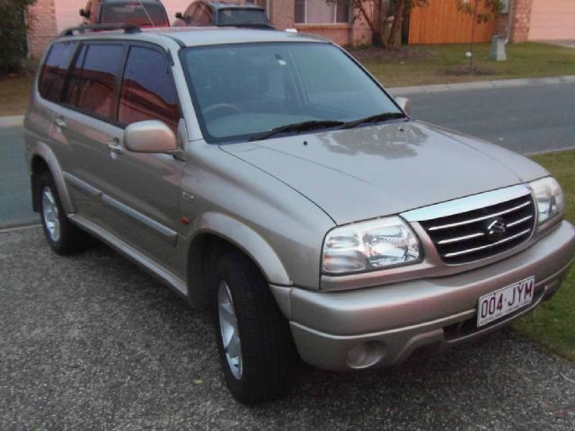 Suzuki XL-7 2001 photo 1