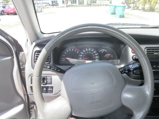 Suzuki XL-7 2002 photo 12