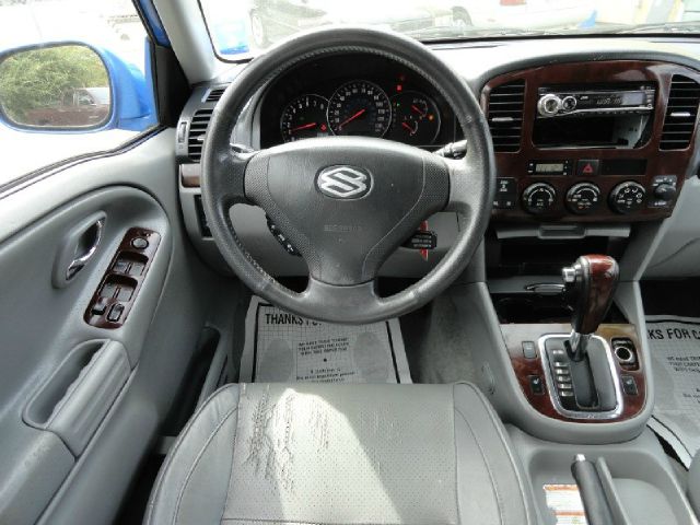 Suzuki XL-7 2004 photo 10