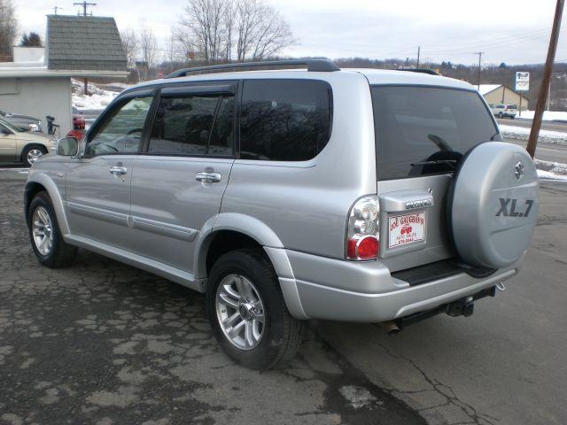 Suzuki XL-7 2005 photo 2