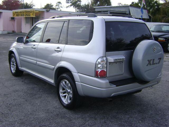 Suzuki XL-7 2005 photo 3