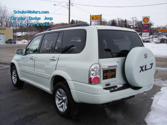 Suzuki XL-7 2006 photo 2