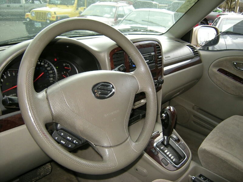 Suzuki XL-7 2006 photo 2