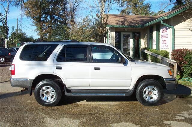 Toyota 4Runner 2000 photo 2