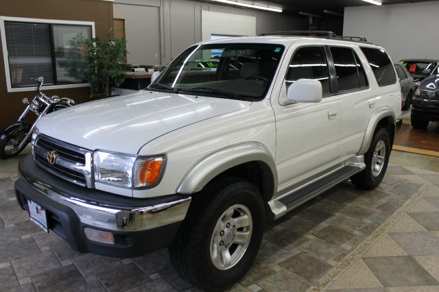 Toyota 4Runner 2000 photo 2