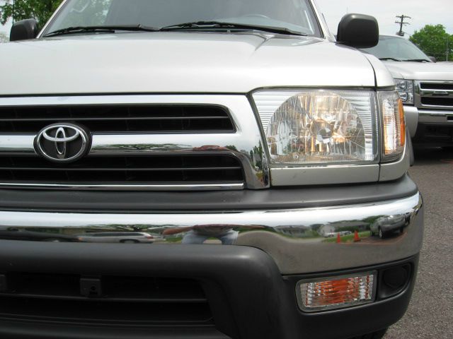 Toyota 4Runner 2000 photo 1