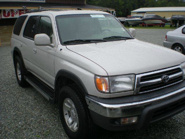 Toyota 4Runner 2000 photo 3