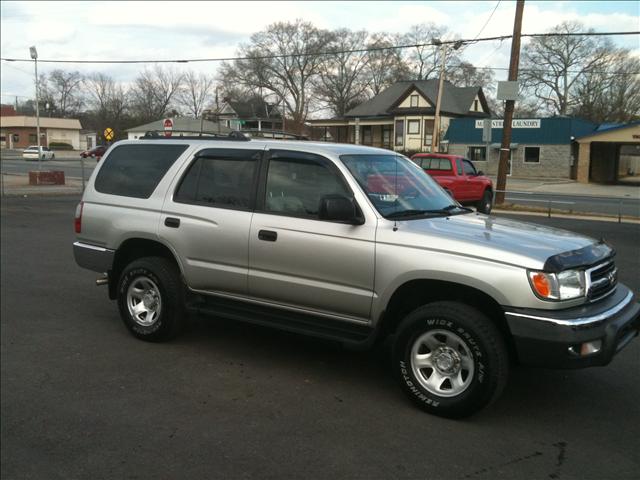 Toyota 4Runner 2000 photo 2