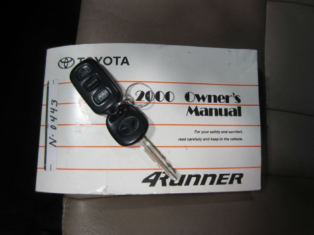 Toyota 4Runner 2000 photo 103