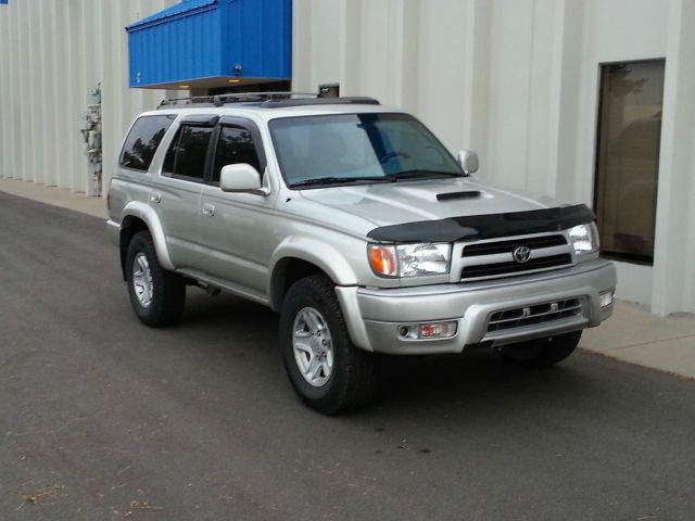 Toyota 4Runner 2000 photo 2