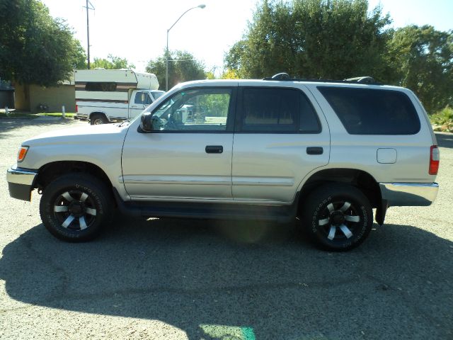 Toyota 4Runner 2000 photo 1