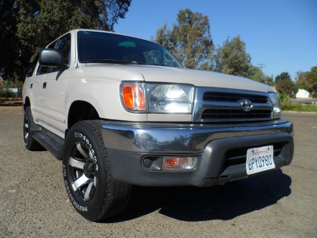 Toyota 4Runner 2000 photo 3