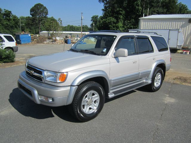 Toyota 4Runner 2000 photo 3