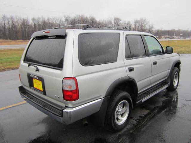 Toyota 4Runner 2000 photo 1