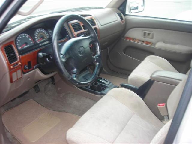 Toyota 4Runner 2000 photo 2