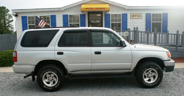 Toyota 4Runner 2000 photo 3