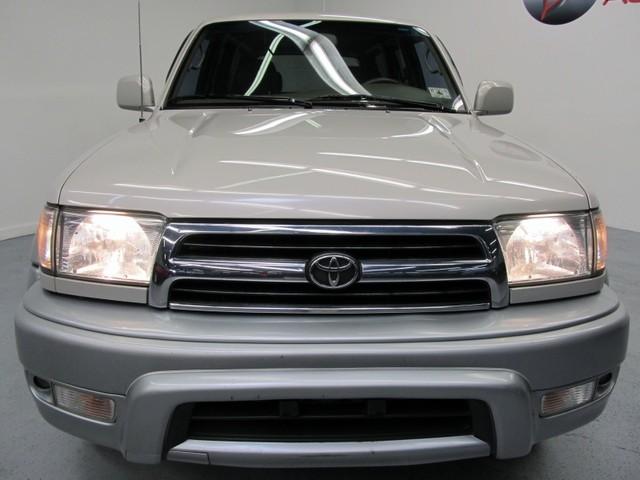 Toyota 4Runner 2000 photo 4