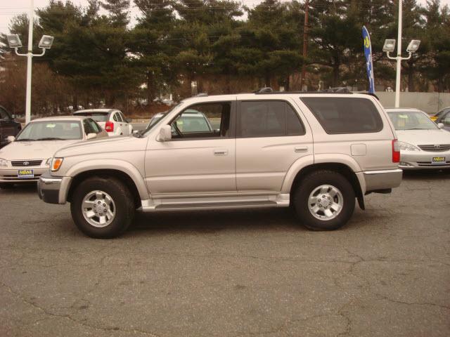 Toyota 4Runner 2000 photo 1