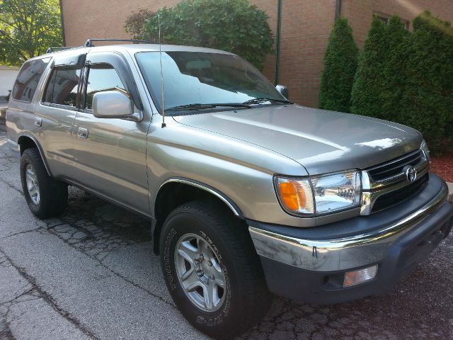 Toyota 4Runner 2001 photo 2