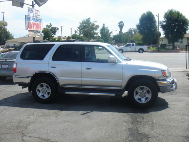 Toyota 4Runner 2001 photo 2