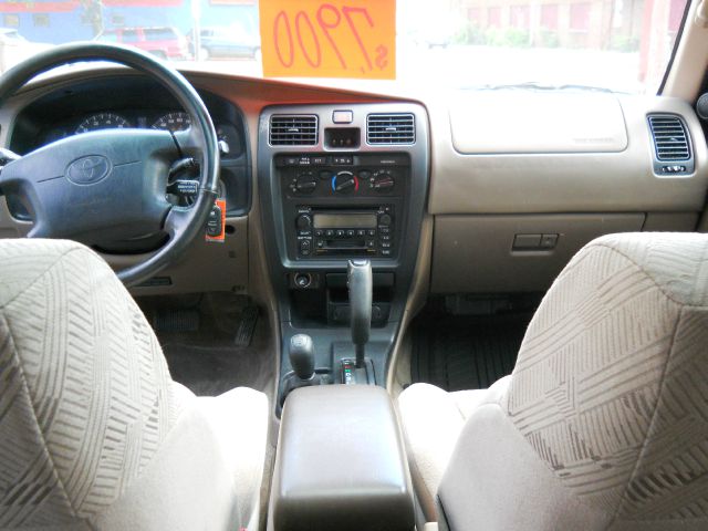 Toyota 4Runner 2002 photo 2