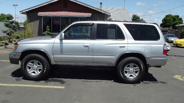 Toyota 4Runner 2002 photo 2