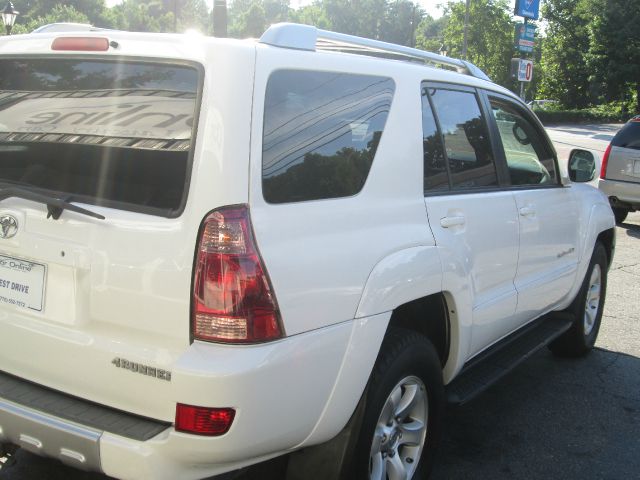 Toyota 4Runner 2004 photo 2