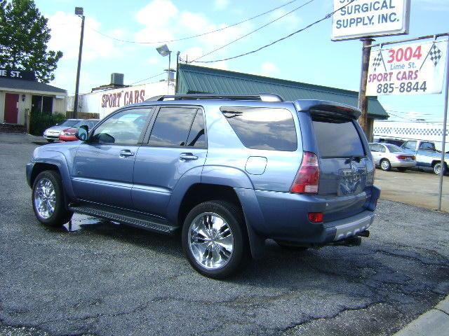 Toyota 4Runner 2004 photo 2